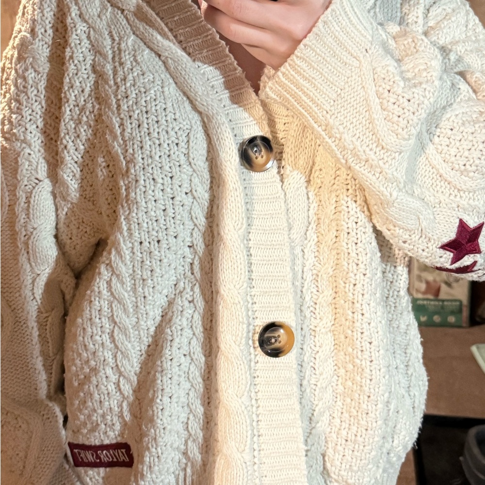 Taylor Swift Red TV Cardigan XS/SM - Picture 5 of 5